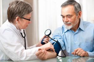 افت فشار خون در افراد سالمند ابتلا به آلزایمر را افزایش می دهد