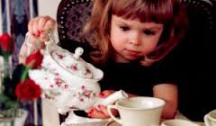 مصرف چه مقدار چای برای کودکان در طول روز لازم است
