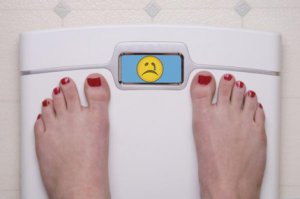 چرا پس از زایمان دچار اضافه وزن می شویم و چگونه وزن کم کنیم