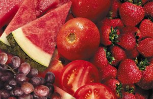 آنچه درباره خاصیت های میوه قرمز نمیدانید