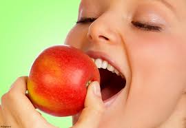 داشتن بدنی سالم با مصرف سیب