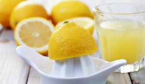 درمان این 9 بیماری با مصرف آب لیمو