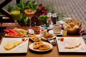 مزایا و معایب مصرف مواد غذایی در وعده های افطار و سحر