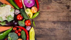 بهتر است سبزیجات را خام مصرف کنیم یا پخته ؟