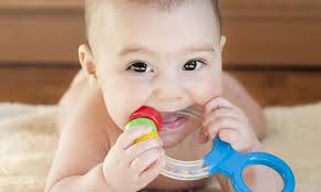 نشانه های دندان درآوردن کودکان و راه کاهش درد آن