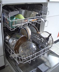 ظروف را با ماشین ظرفشویی بشویید به این دلایل