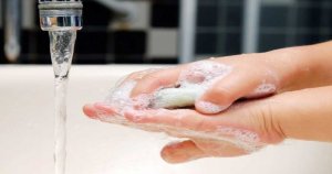 رابطه شستن دست ها با پاک شدن افکار قدیمی ذهن