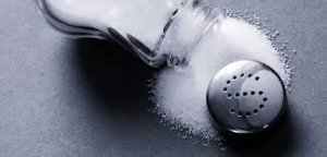 مصرف زیاد نمک در بدن با این علائم و نشانه ها